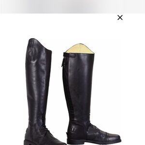 Sleek Black Equestrian Riding Boots